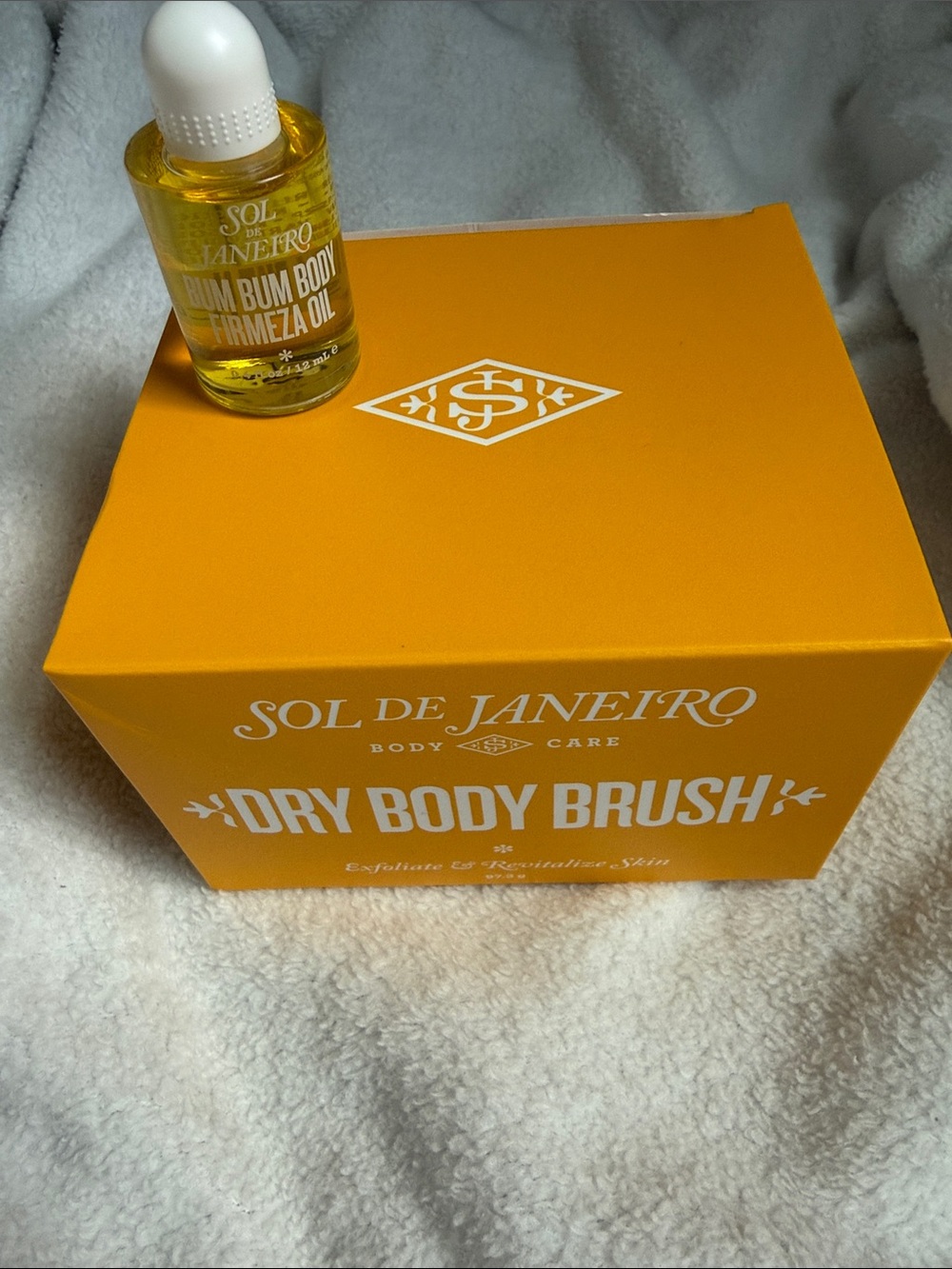 Sol de janeiro dry body brush and oil